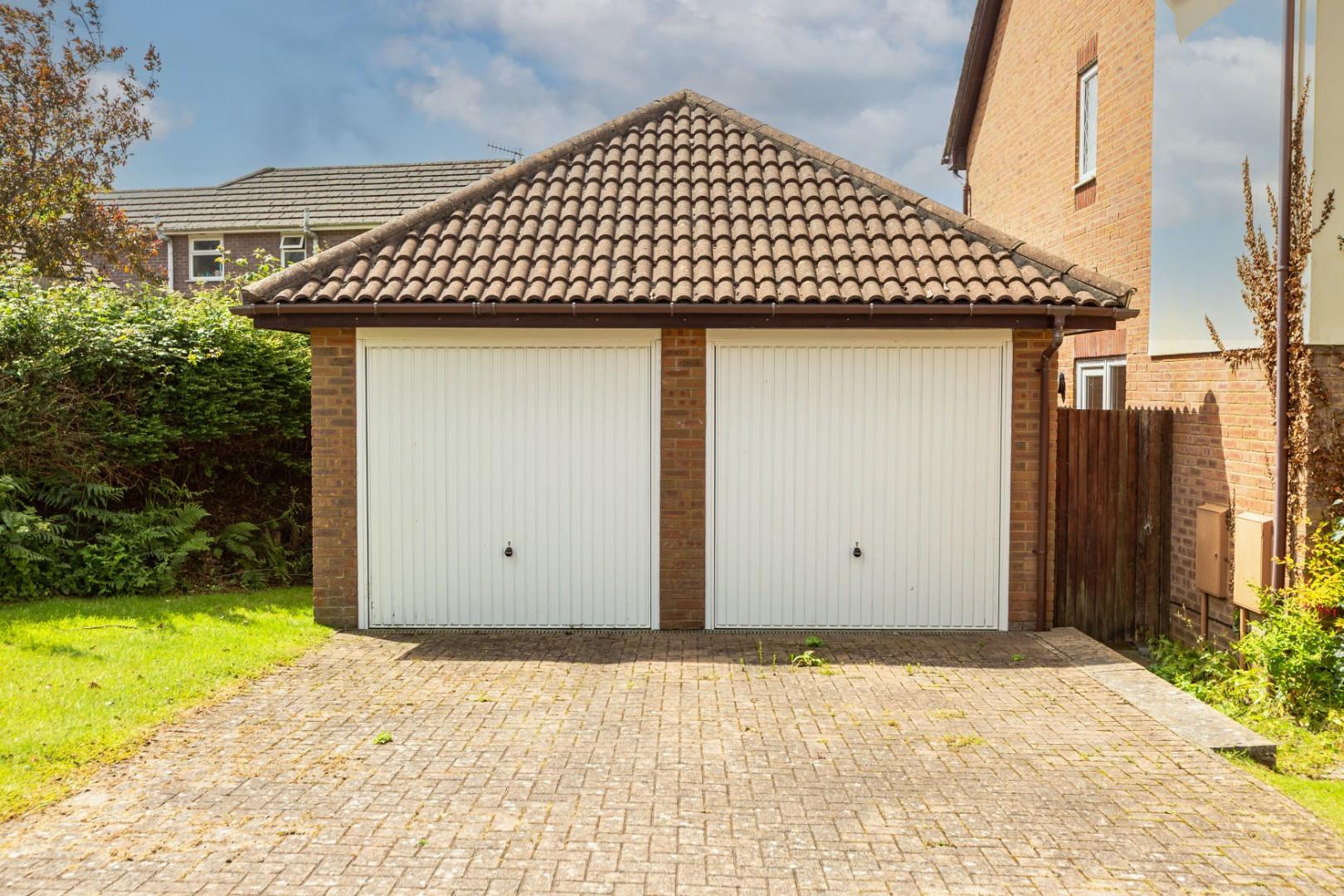 Ffordd Draenen Ddu, West Cross, Newton, Swansea, SA3 5RP